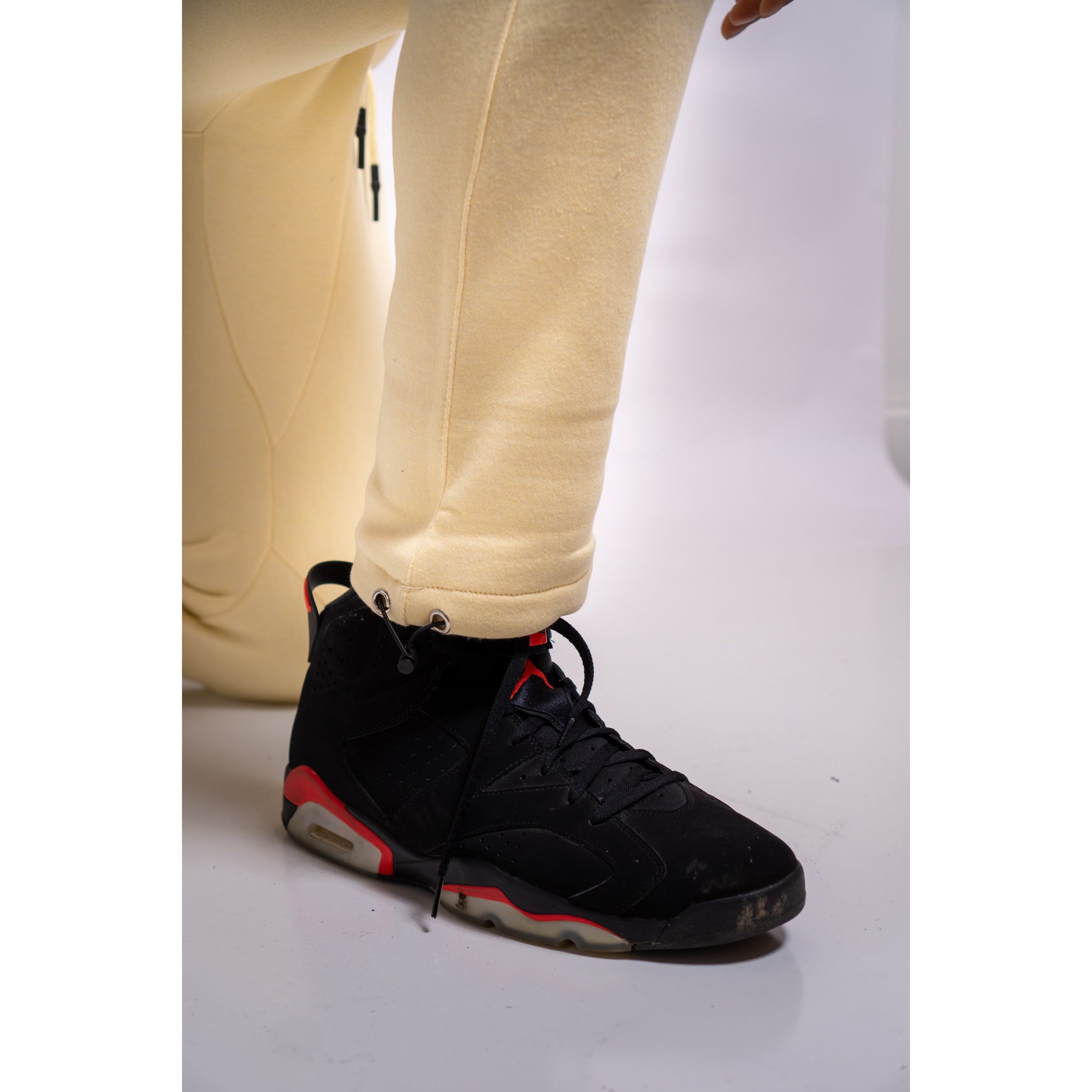 Leo Gold Tech Joggers
